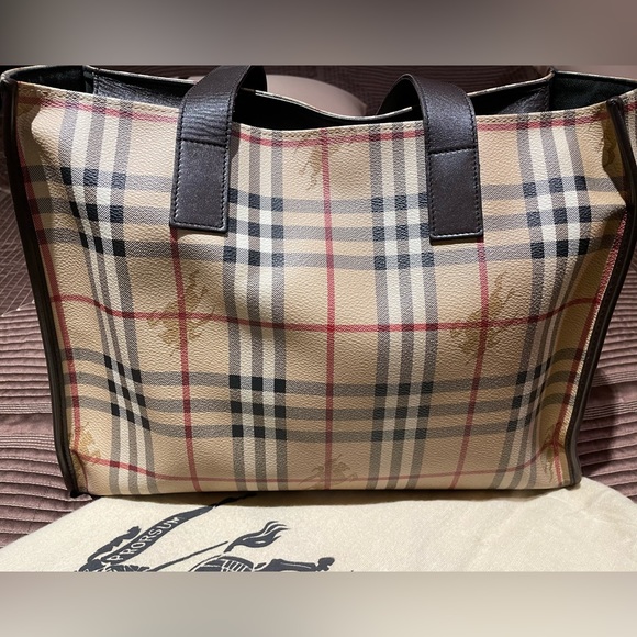 BURBERRY BRIDLE HOUSECHECK MEDIUM LYNHER
LANDSCAPE TOTE - Picture 1 of 4